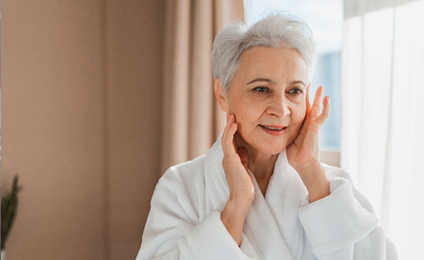 Rejuvenecimiento facial con resultados naturales respetando la expresión facial