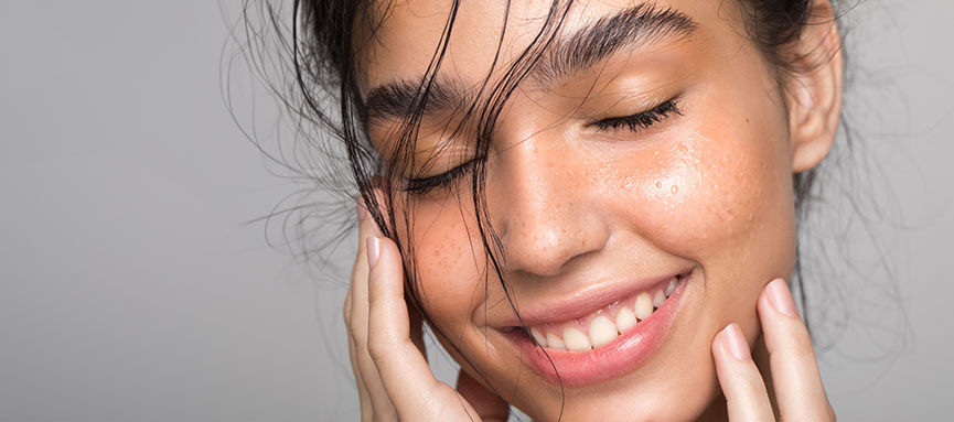 Relleno de pómulos con ácido hialurónico en Valencia