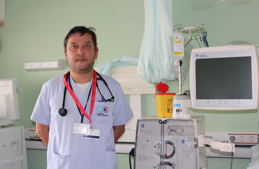 El doctor Carlos Fernández, jefe del servicio de Nefrología del Hospital Ribera Juan Cardona de Ferrol.