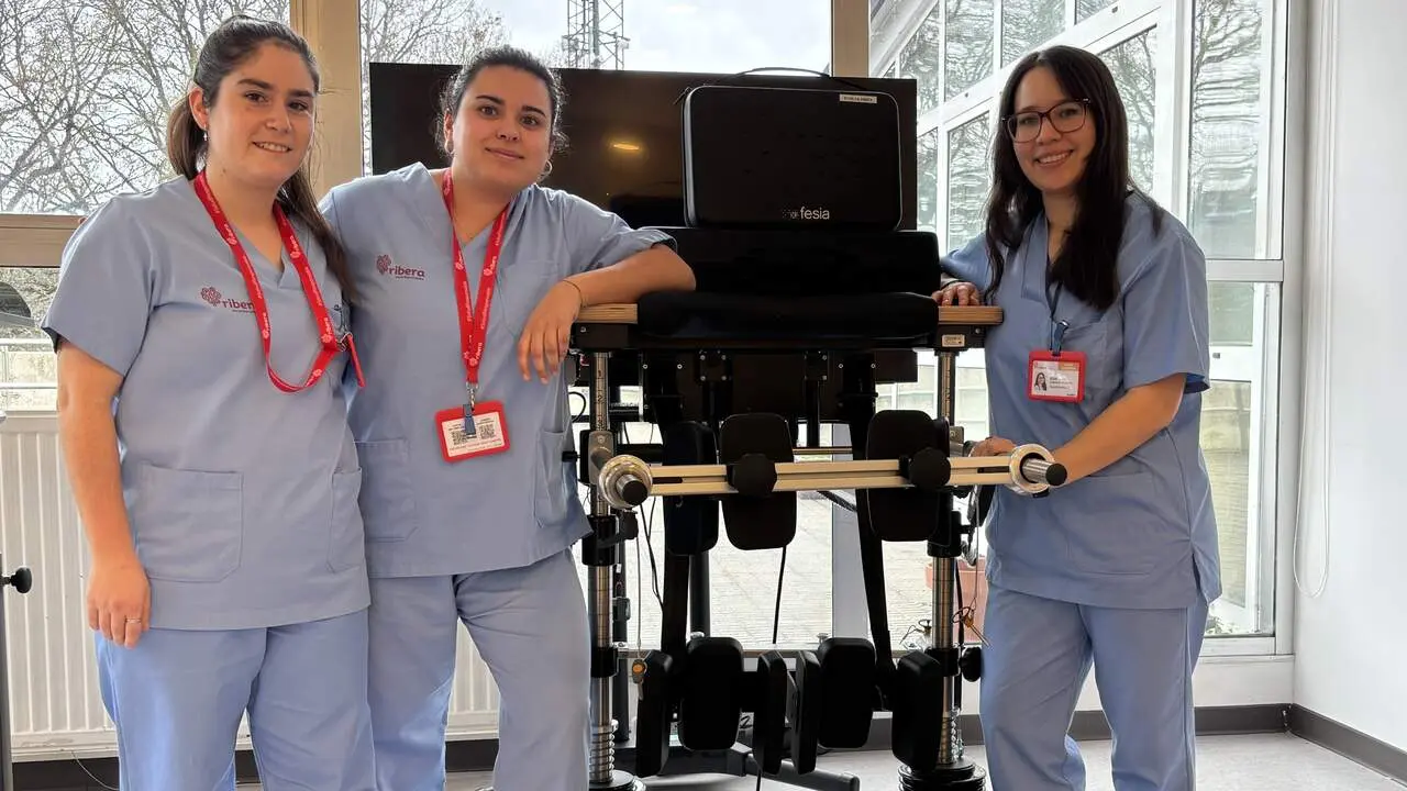 Bárbara Nieto, Nerea Rodríguez y Érika Carreño son tres de las fisioterapeutas del equipo del Hospital Ribera Polusa