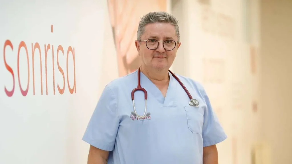 El doctor Roberto Díaz Luaces es el responsable de los servicios médicos del CD Lugo