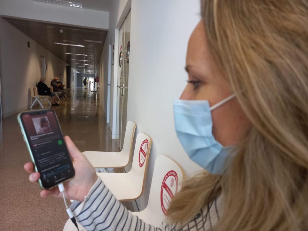 Ribera abre un canal con listas de reproducción de música y un pódcast de salud para ayudar al bienestar de los pacientes