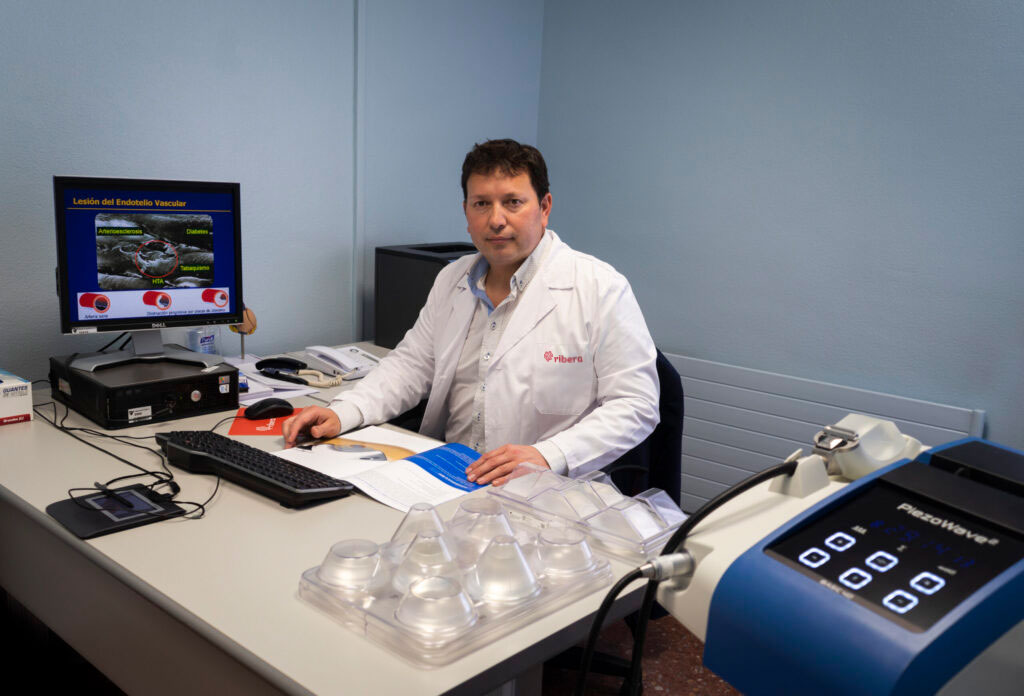 valoración médica personalizada con el Dr. Quintana en Clínica Ribera Colón (Vigo)