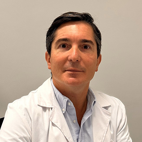 doctor Javier Mareque, Maxilofacial y Odontólogo