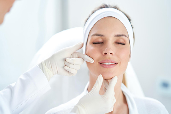 escena tratamientos cosmetologia medica inyeccion botox