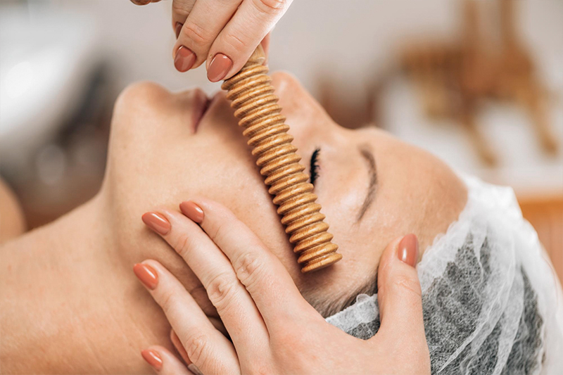 masaje facial antienvejecimiento maderoterapia