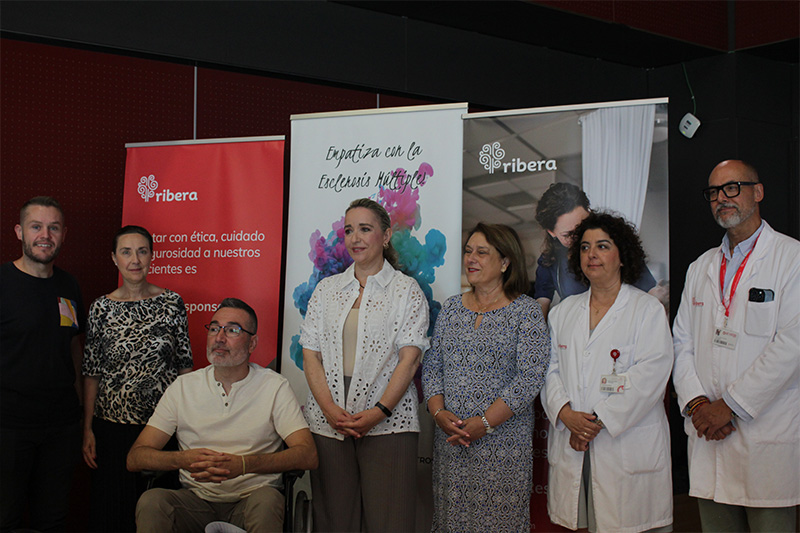 El Hospital Universitario del Vinalopó conmemora el día mundial de la esclerosis múltiple