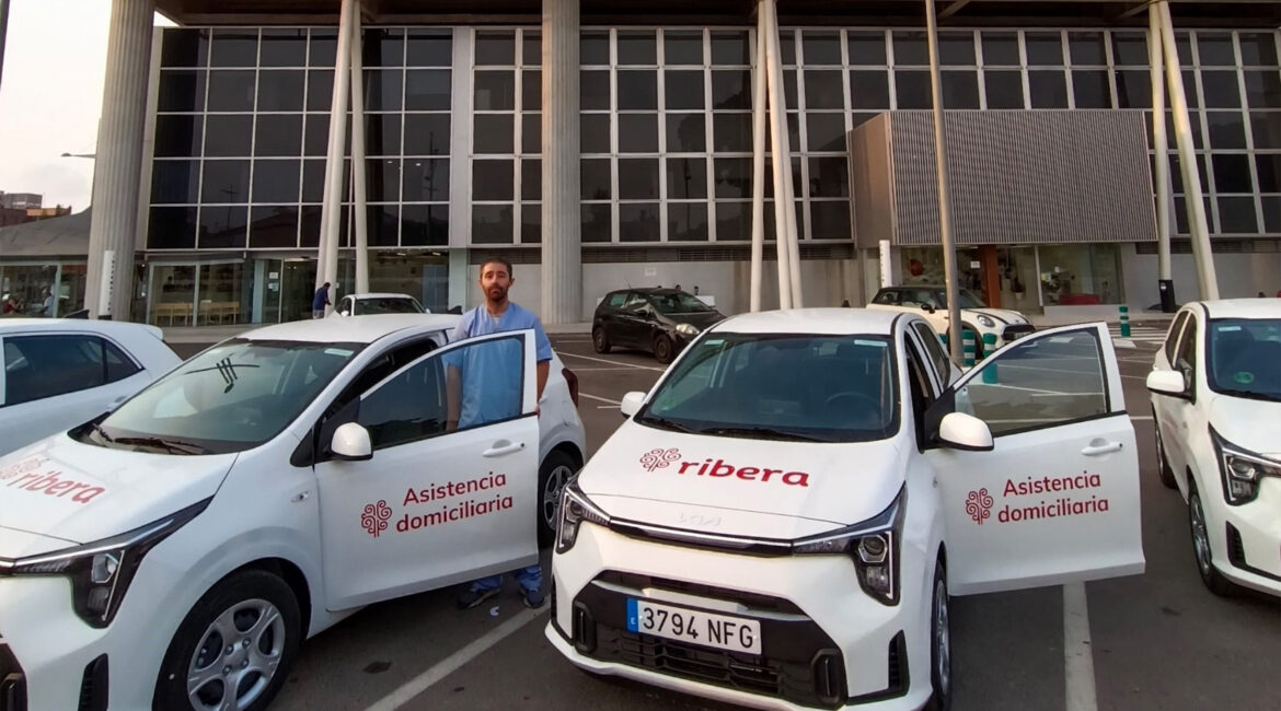 Ribera renueva la flota de vehículos de asistencia sanitaria a domicilio en Cartagena